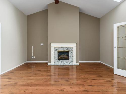 1882 Valley View Dr, Courtenay, BC - Indoor With Fireplace