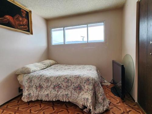 1730 Frontage Road, Clinton, BC - Indoor Photo Showing Bedroom