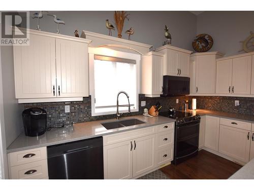 605 Elk Street, Vernon, BC - Indoor Photo Showing Kitchen