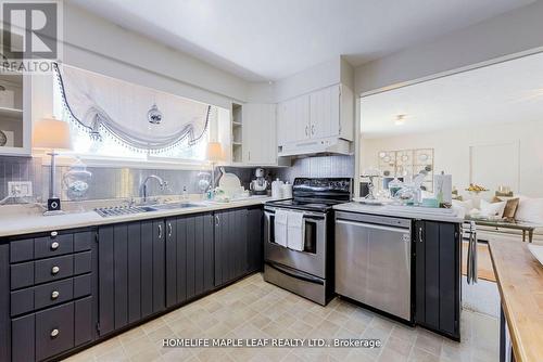 8554 Hwy 7 Road, Guelph/Eramosa, ON - Indoor Photo Showing Kitchen With Double Sink