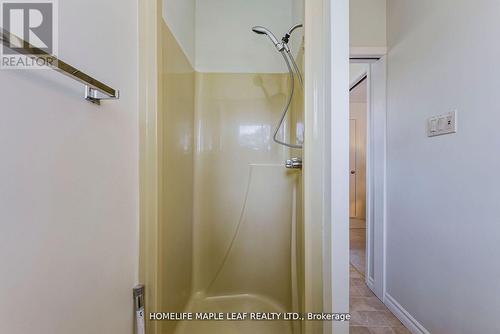8554 Hwy 7 Road, Guelph/Eramosa, ON - Indoor Photo Showing Bathroom