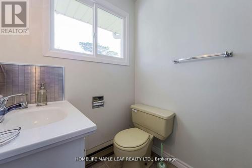 8554 Hwy 7 Road, Guelph/Eramosa, ON - Indoor Photo Showing Bathroom