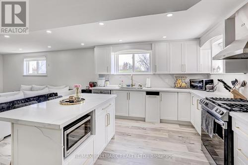 12110 Centreville Creek Road, Caledon, ON - Indoor Photo Showing Kitchen