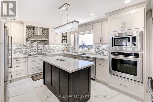 12110 Centreville Creek Road, Caledon, ON - Indoor Photo Showing Kitchen With Upgraded Kitchen