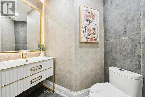 4344 Dallas Crt, Mississauga, ON - Indoor Photo Showing Bathroom