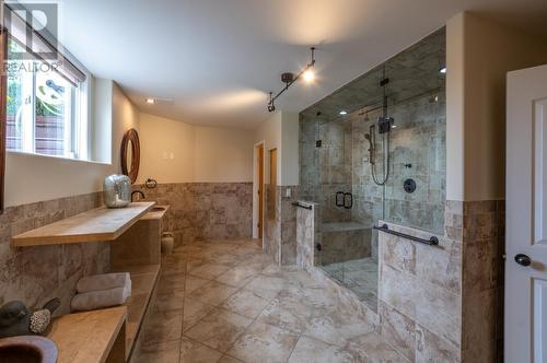 143 Westview Drive, Penticton, BC - Indoor Photo Showing Bathroom