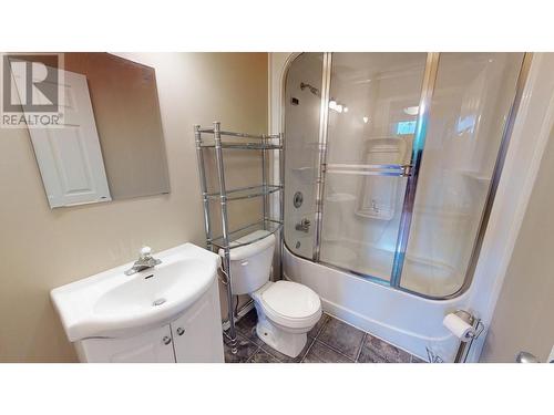 9015 87 Avenue, Fort St. John, BC - Indoor Photo Showing Bathroom
