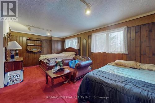22 Ratcliff Rd, Whitchurch-Stouffville, ON - Indoor Photo Showing Bedroom