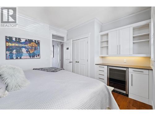 845 Manhattan Drive, Kelowna, BC - Indoor Photo Showing Bedroom