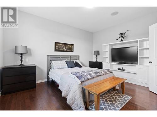 1830 23 Street Ne, Salmon Arm, BC - Indoor Photo Showing Bedroom