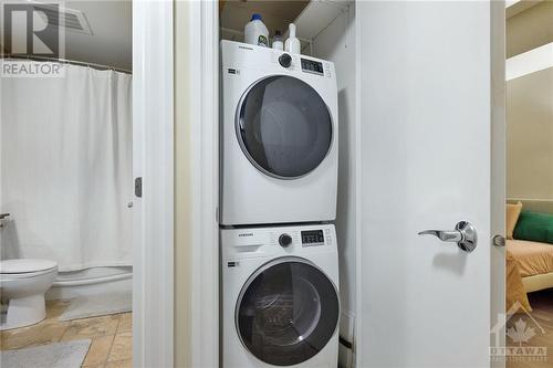 245 Kent Street Unit#406, Ottawa, ON - Indoor Photo Showing Laundry Room