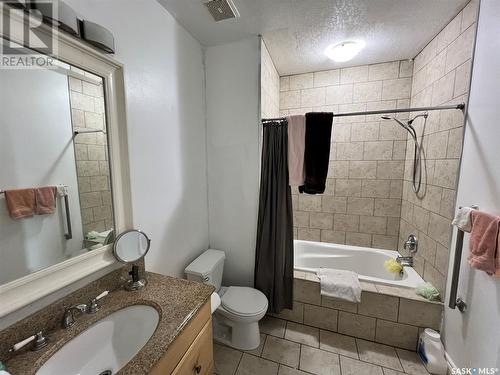 2038 Toronto Street, Regina, SK - Indoor Photo Showing Bathroom