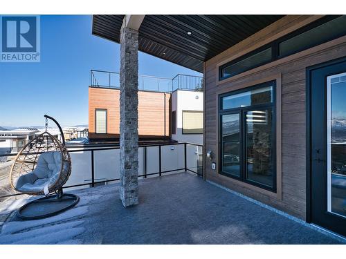 1189 Lone Pine Drive, Kelowna, BC - Outdoor With Exterior