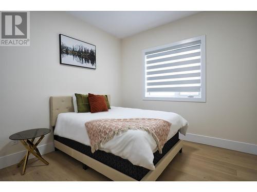 1189 Lone Pine Drive, Kelowna, BC - Indoor Photo Showing Bedroom