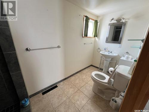 790 Saskatchewan Avenue, Milden, SK - Indoor Photo Showing Bathroom