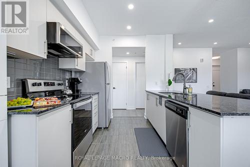 201 - 8 Culinary Lane, Barrie, ON - Indoor Photo Showing Kitchen With Upgraded Kitchen