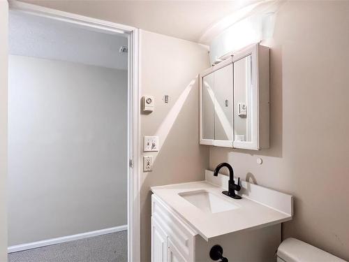 2890 Foul Bay Rd, Saanich, BC - Indoor Photo Showing Bathroom