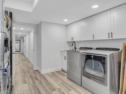 3010 Thacker Drive, West Kelowna, BC - Indoor Photo Showing Laundry Room