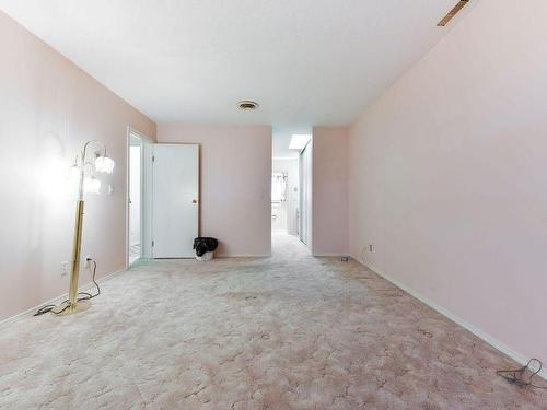 207-320 Brandon Avenue, Penticton, BC - Indoor Photo Showing Other Room