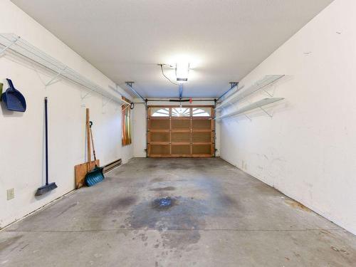 207-320 Brandon Avenue, Penticton, BC - Indoor Photo Showing Garage