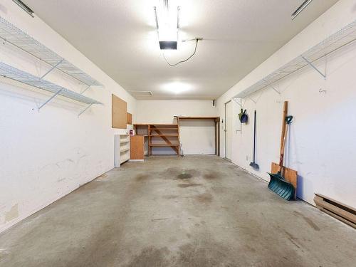 207-320 Brandon Avenue, Penticton, BC - Indoor Photo Showing Garage