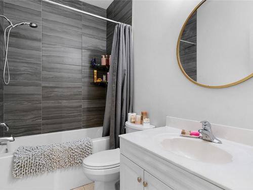 2160 Shelby Crescent, West Kelowna, BC - Indoor Photo Showing Bathroom