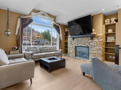 2160 Shelby Crescent, West Kelowna, BC - Indoor Photo Showing Living Room With Fireplace