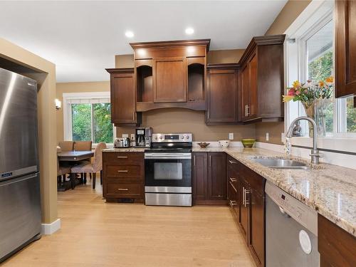 2160 Shelby Crescent, West Kelowna, BC - Indoor Photo Showing Kitchen With Double Sink