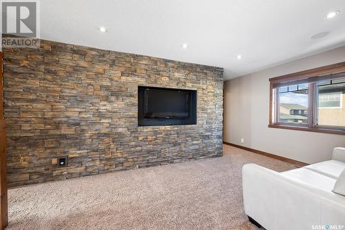 4877 Upson Road, Regina, SK - Indoor Photo Showing Living Room