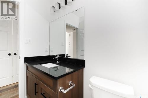 10 Plains Green, Pilot Butte, SK - Indoor Photo Showing Bathroom