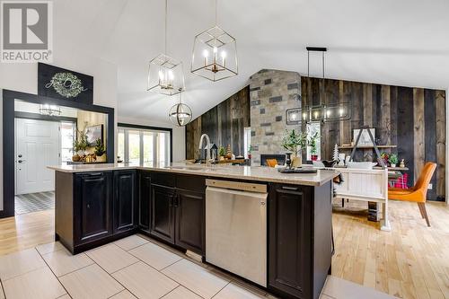 18274 Samuel Drive, South Glengarry, ON - Indoor Photo Showing Kitchen With Upgraded Kitchen