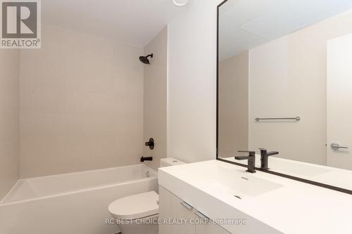 #424 -250 Lawrence Ave W, Toronto, ON - Indoor Photo Showing Bathroom