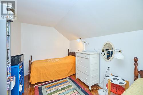401 Maplewood Avenue, Fort Erie, ON - Indoor Photo Showing Bedroom