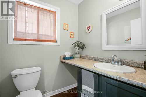 59 Kings Wharf Rd, Kawartha Lakes, ON - Indoor Photo Showing Bathroom