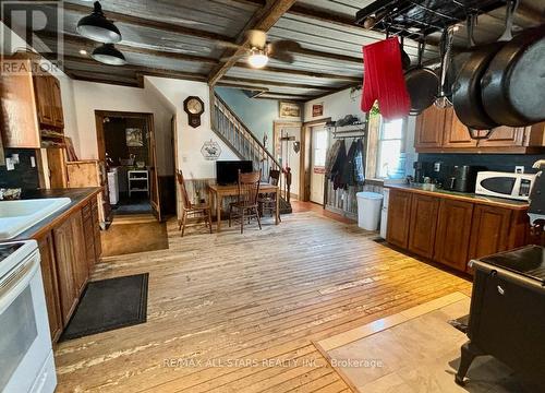 498 Eldon Station Rd, Kawartha Lakes, ON - Indoor With Fireplace