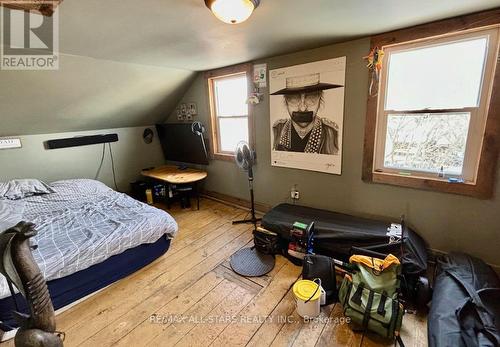 498 Eldon Station Road, Kawartha Lakes, ON - Indoor Photo Showing Bedroom
