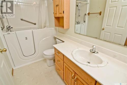 10 Mallard Crescent, Thomson Lake, SK - Indoor Photo Showing Bathroom