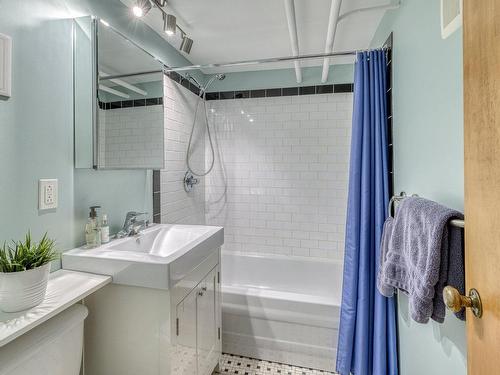 Salle de bains - 7555  - 7557 Rue De Normanville, Montréal (Villeray/Saint-Michel/Parc-Extension), QC - Indoor Photo Showing Bathroom