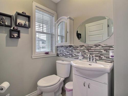 Powder room - 1671 Rue Jasmin, Sherbrooke (Brompton/Rock Forest/Saint-Élie/Deauville), QC - Indoor Photo Showing Bathroom