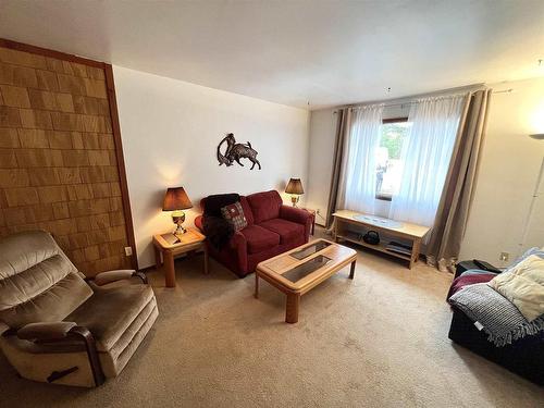 248 Davies Street, Ignace, ON - Indoor Photo Showing Living Room