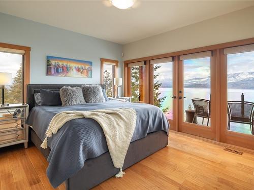 434 Viewcrest Road, Kelowna, BC - Indoor Photo Showing Bedroom