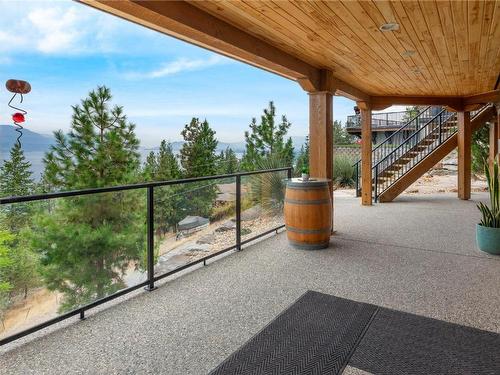 434 Viewcrest Road, Kelowna, BC - Outdoor With Exterior