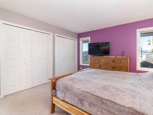 50-6400 Spencer Road, Kelowna, BC - Indoor Photo Showing Bedroom