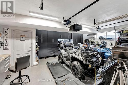 1103 Marley Crescent, Burlington, ON - Indoor Photo Showing Garage