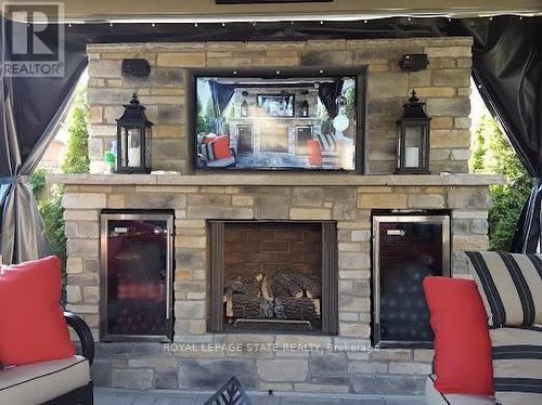 1103 Marley Crescent, Burlington, ON -  With Fireplace