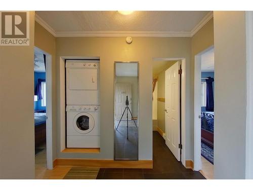 1761 Pandosy Street Unit# 201, Kelowna, BC - Indoor Photo Showing Laundry Room