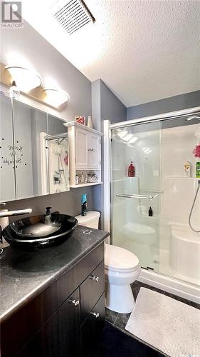 800 Mckenzie Street N, Outlook, SK - Indoor Photo Showing Bathroom