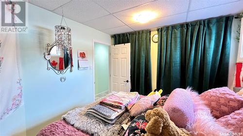 800 Mckenzie Street N, Outlook, SK - Indoor Photo Showing Bedroom