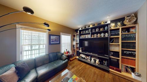 550 Jaffray Baynes Lake Road, Elko, BC - Indoor Photo Showing Other Room