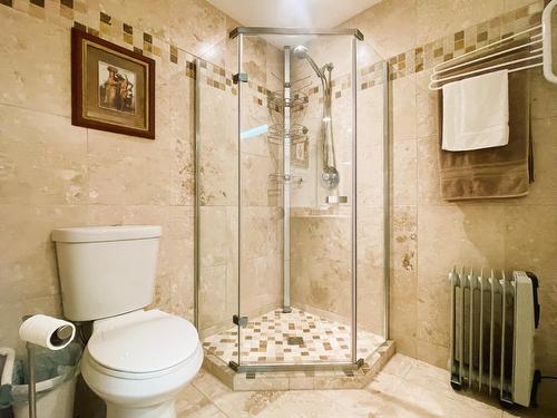 550 Jaffray Baynes Lake Road, Elko, BC - Indoor Photo Showing Bathroom